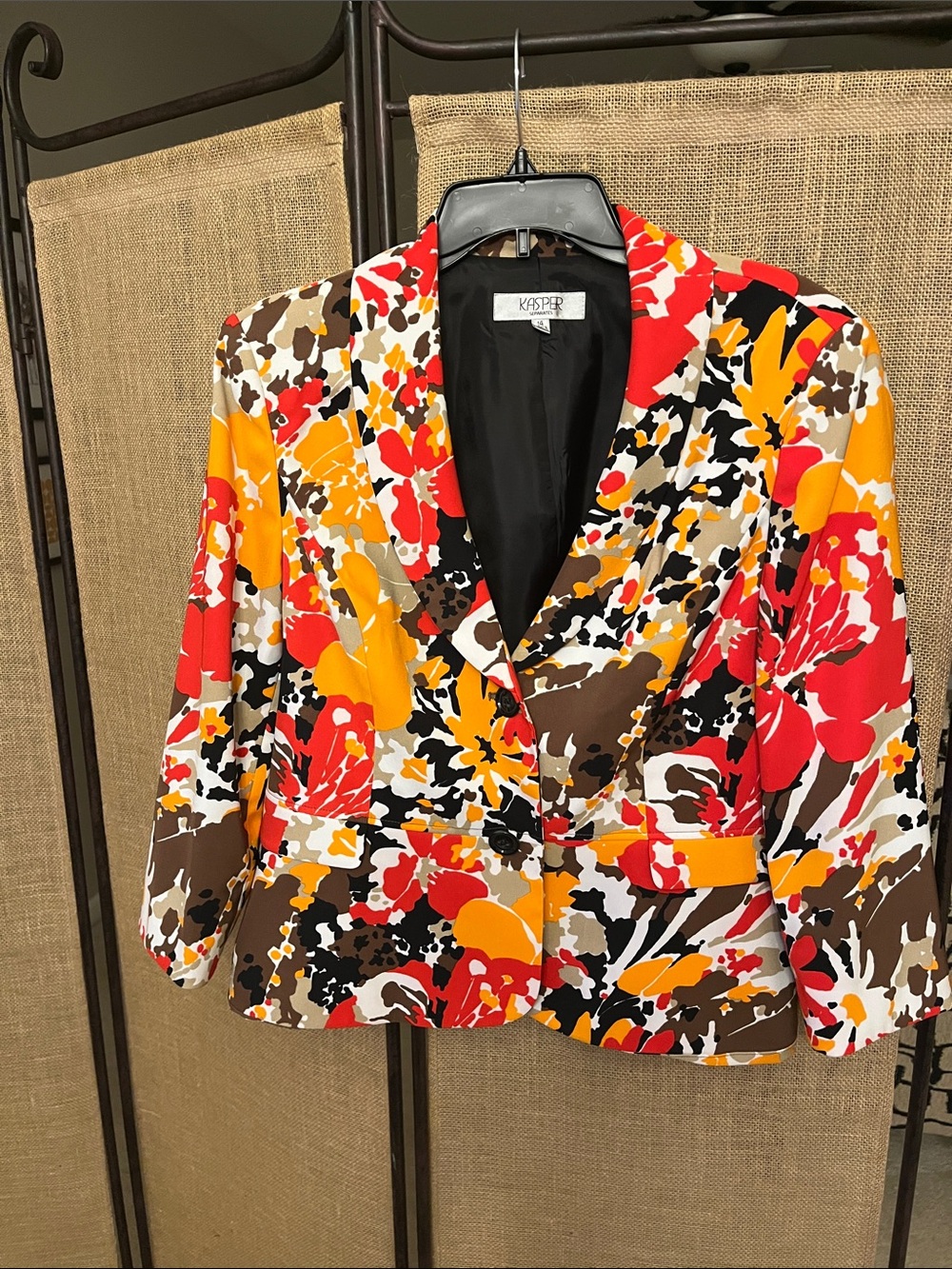 Kasper multi colored floral jacket. Size 14   Good condition.